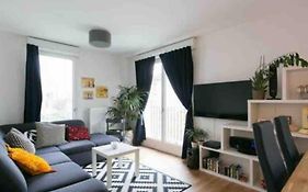 Cozy & Quiet Getaway Just 300M From Paris With Free Private Parking